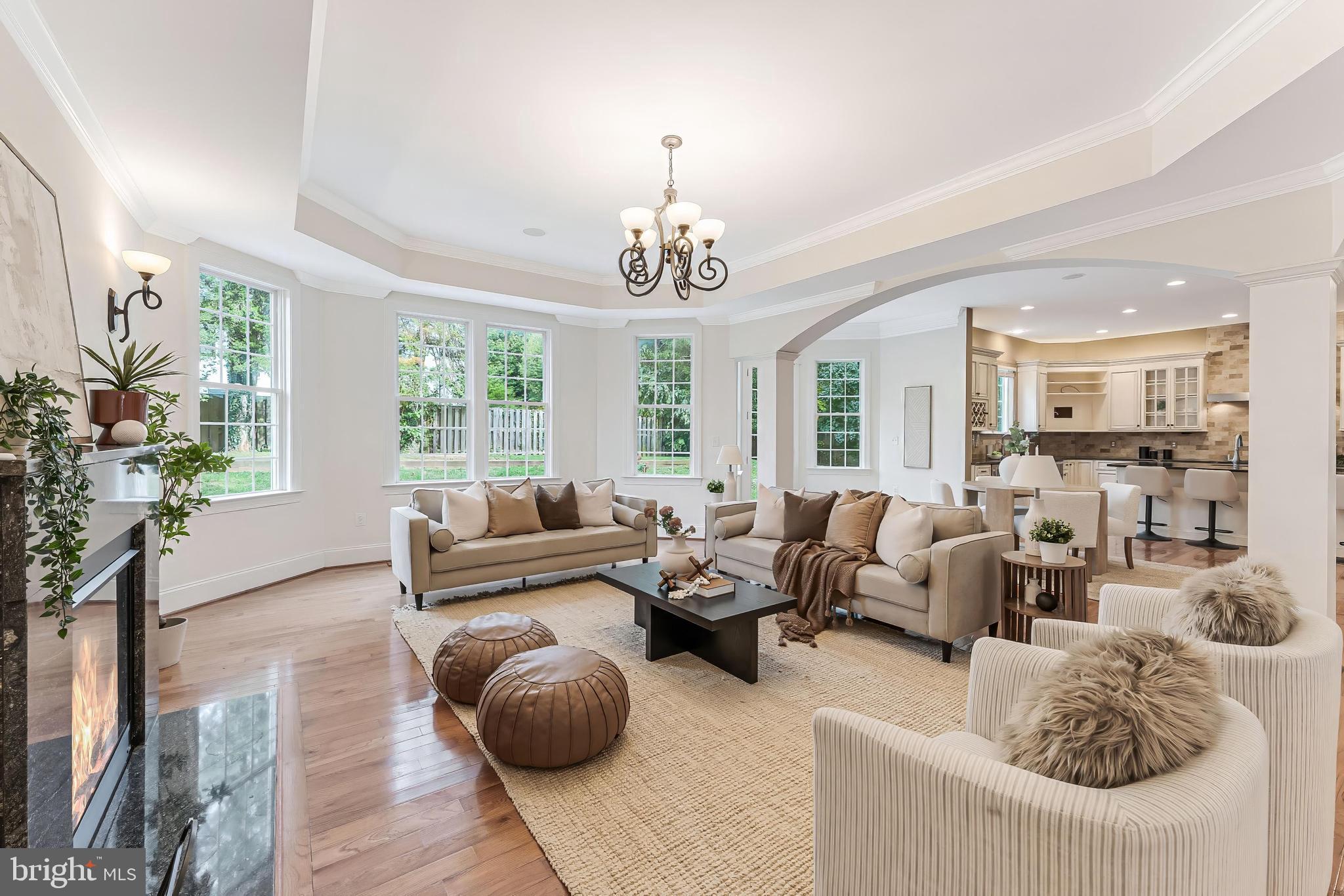 829 GOLDEN ARROW STREET