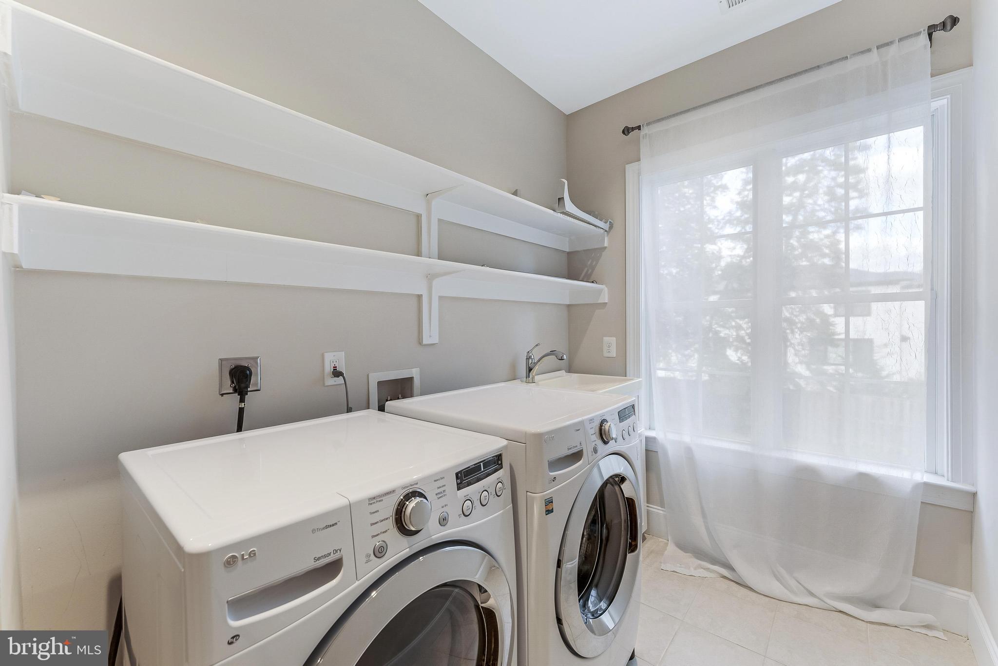 829 GOLDEN ARROW STREET