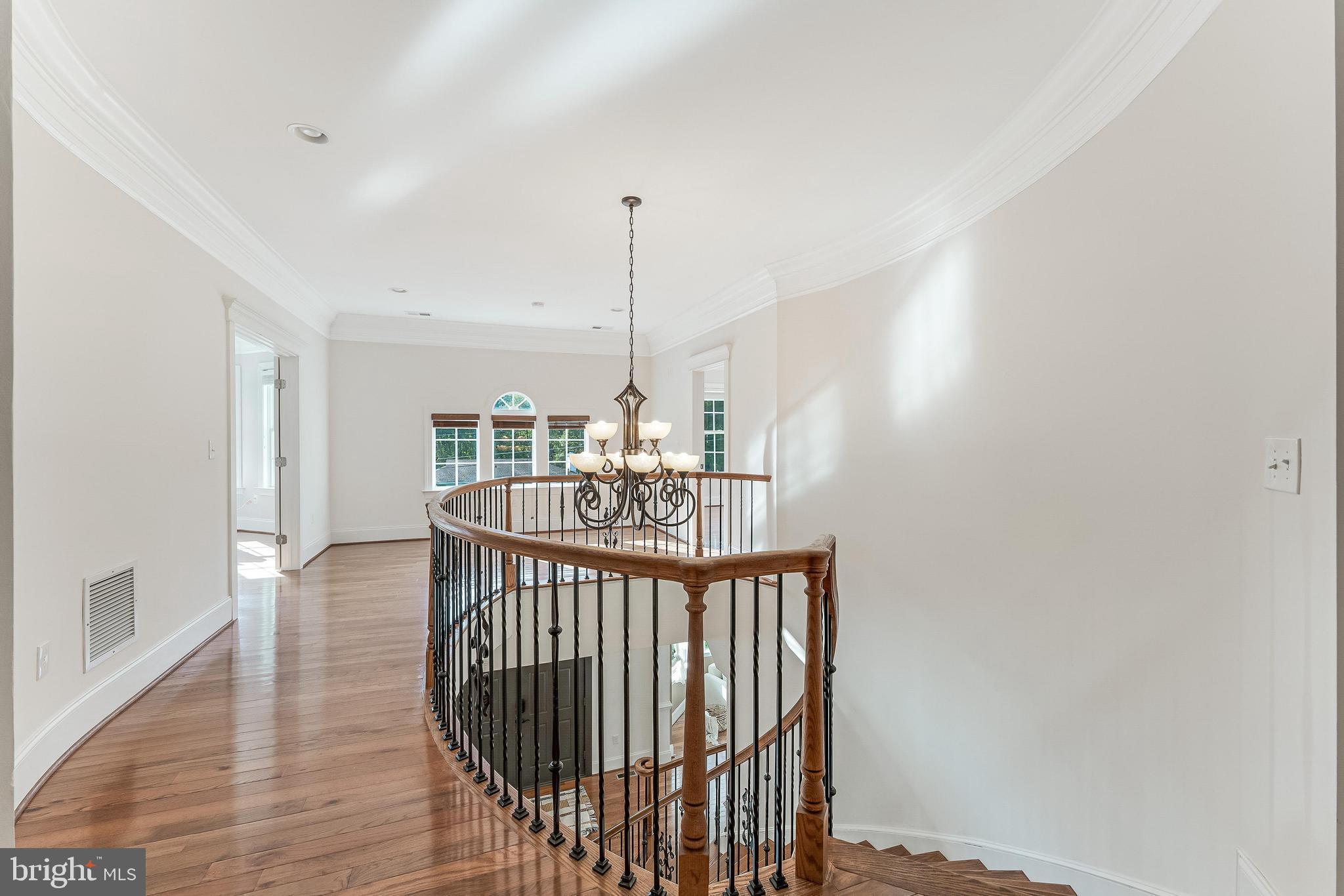 829 GOLDEN ARROW STREET