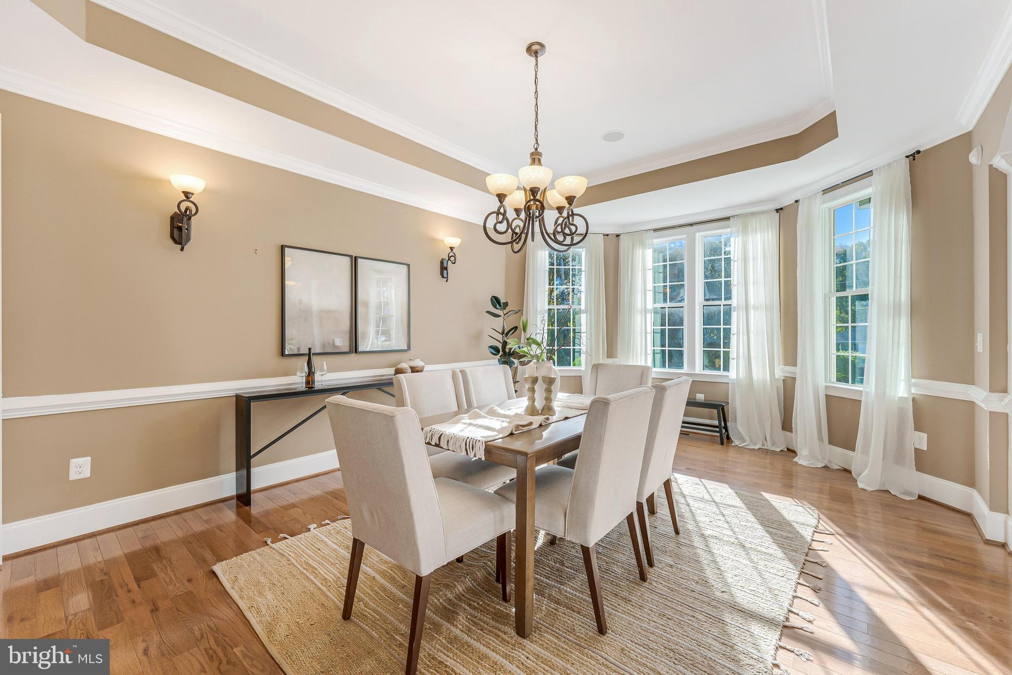 829 GOLDEN ARROW STREET