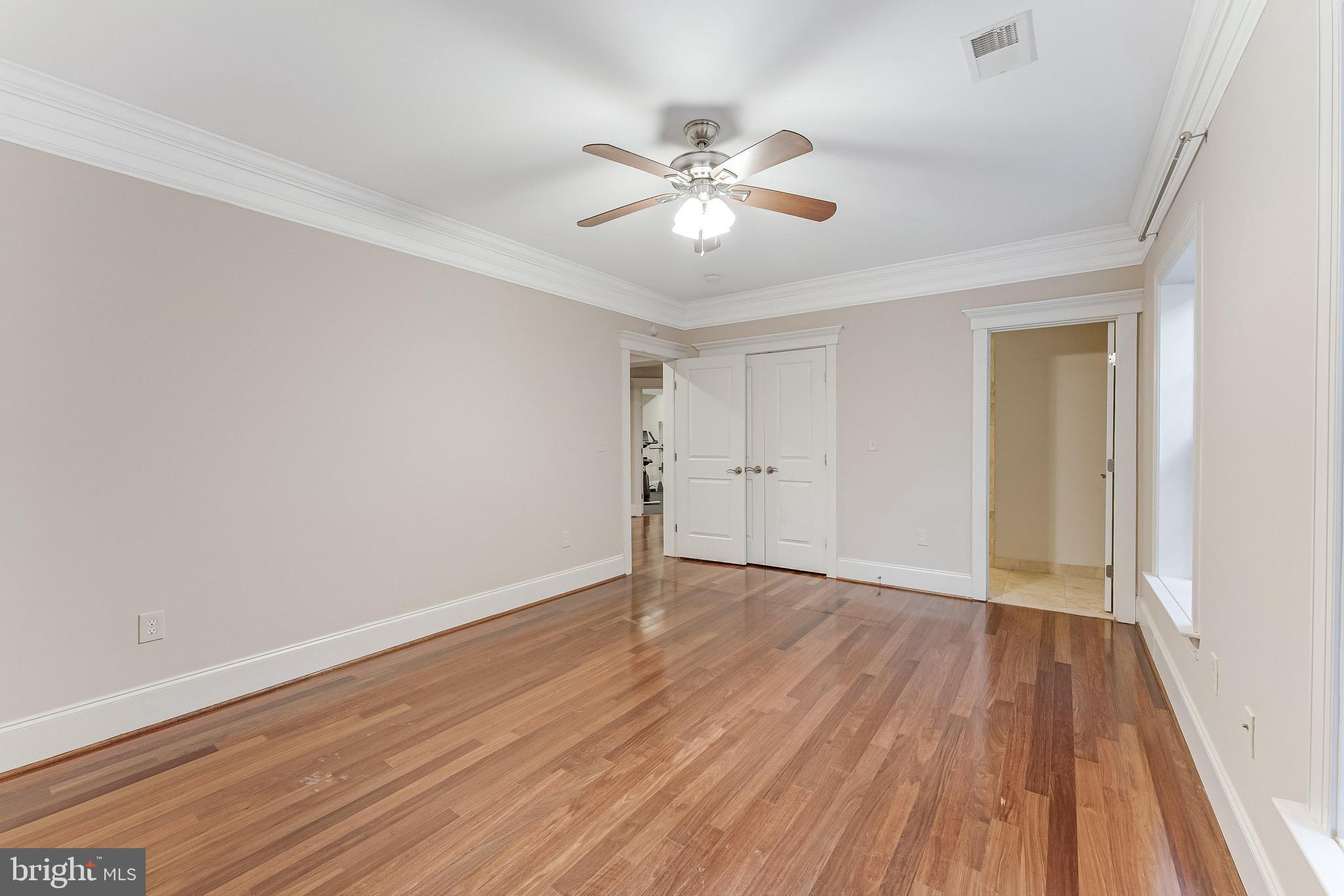 829 GOLDEN ARROW STREET