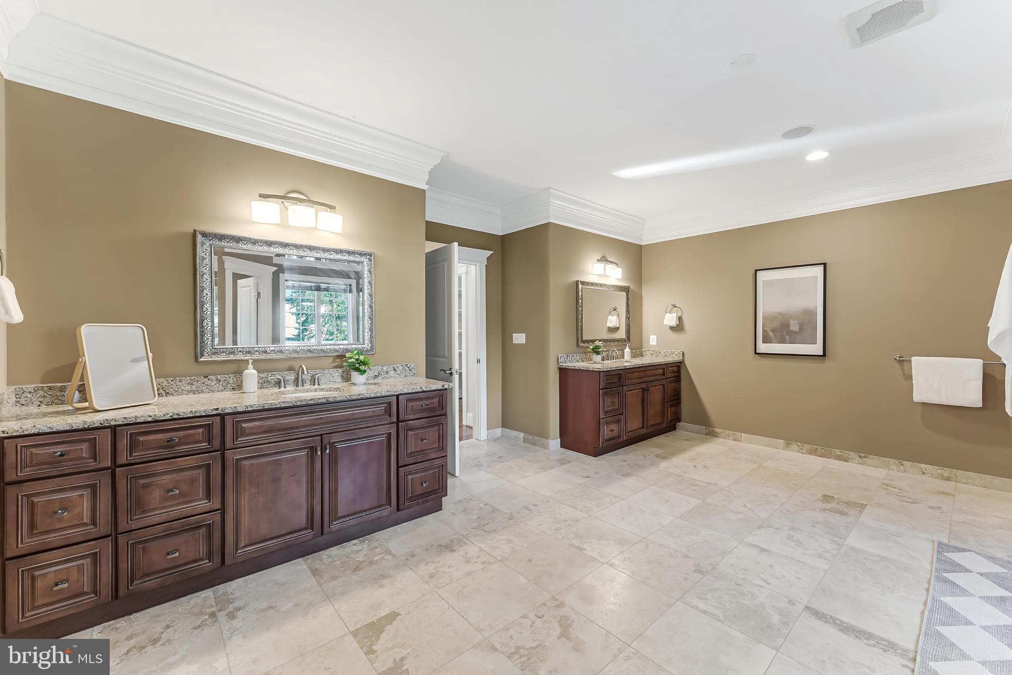 829 GOLDEN ARROW STREET