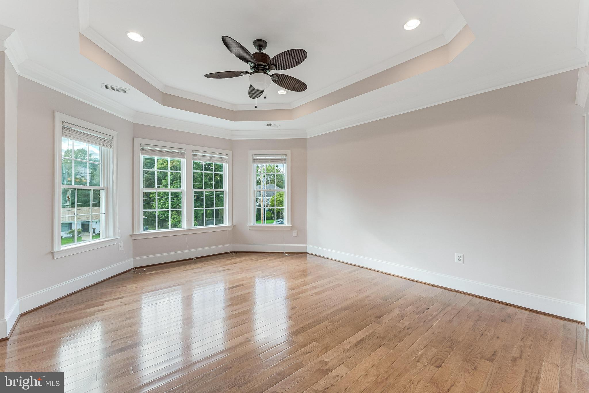 829 GOLDEN ARROW STREET