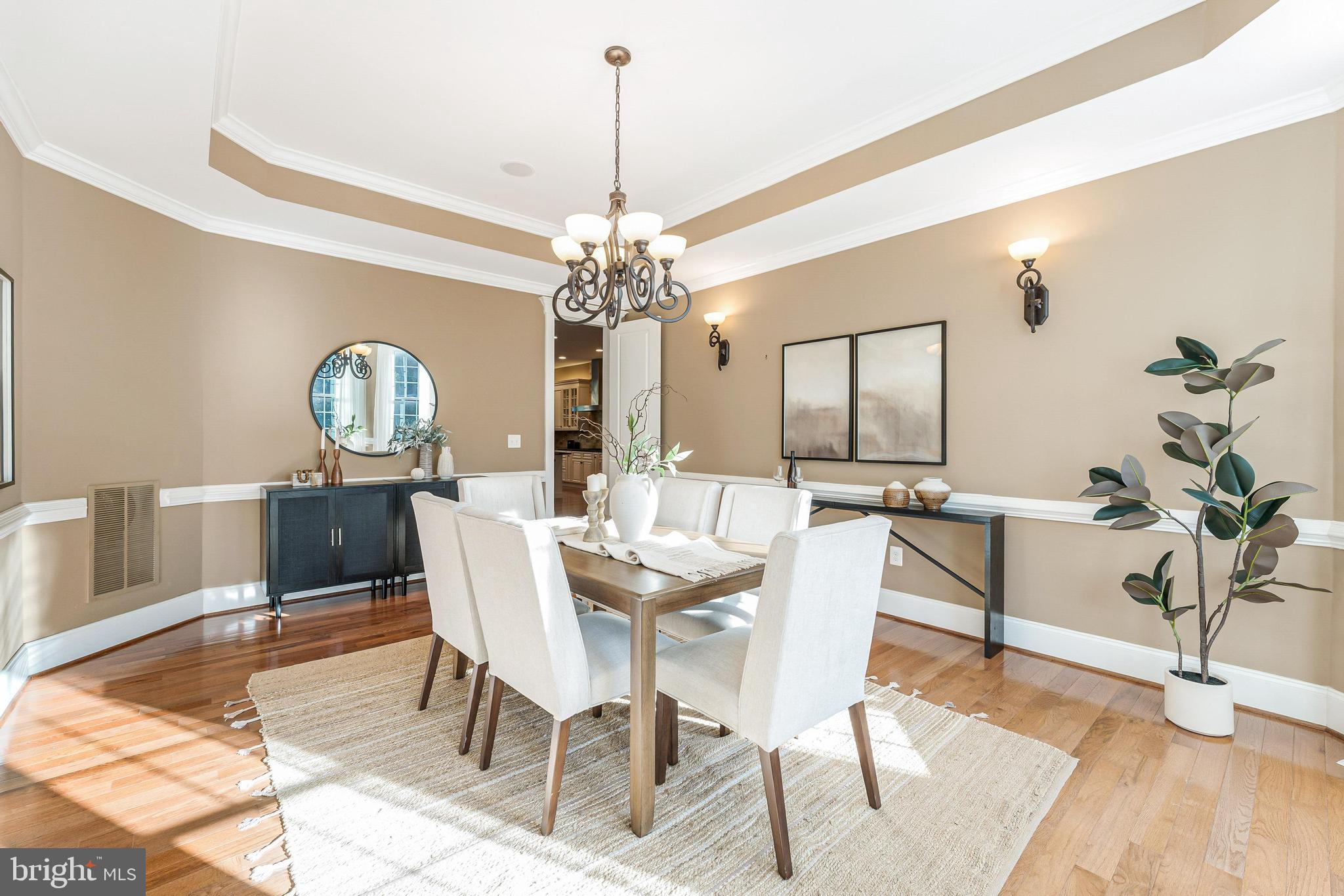 829 GOLDEN ARROW STREET