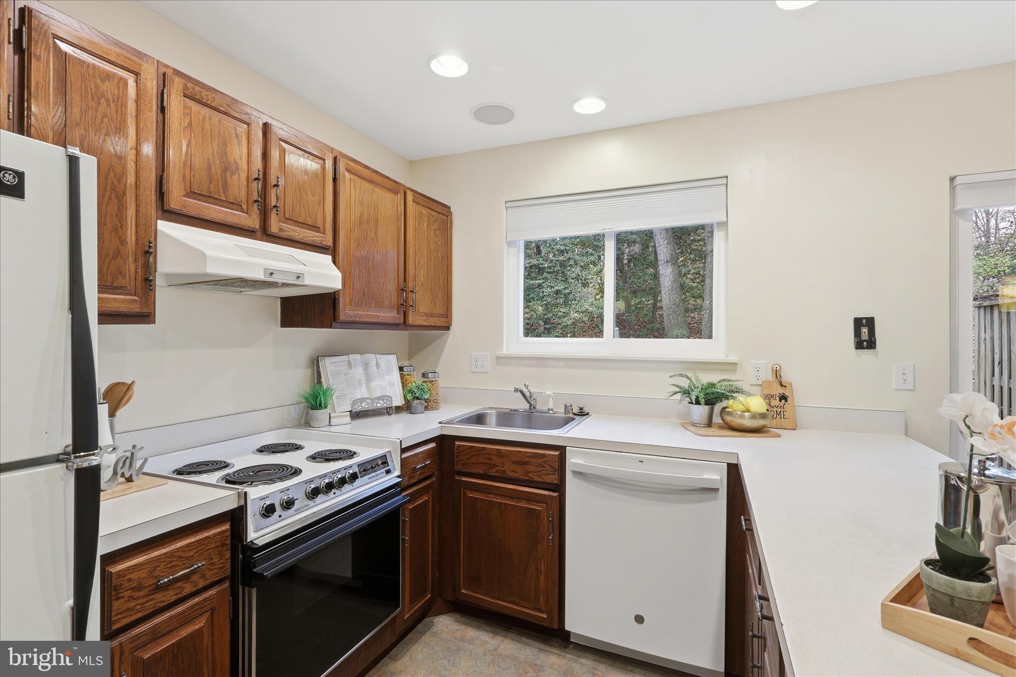 1432 GREENMONT COURT