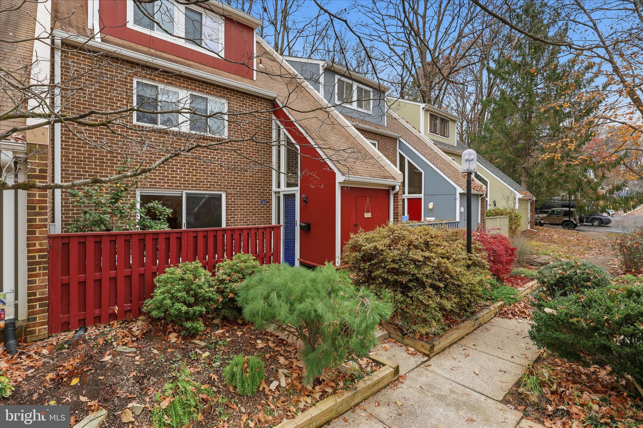 1432 GREENMONT COURT