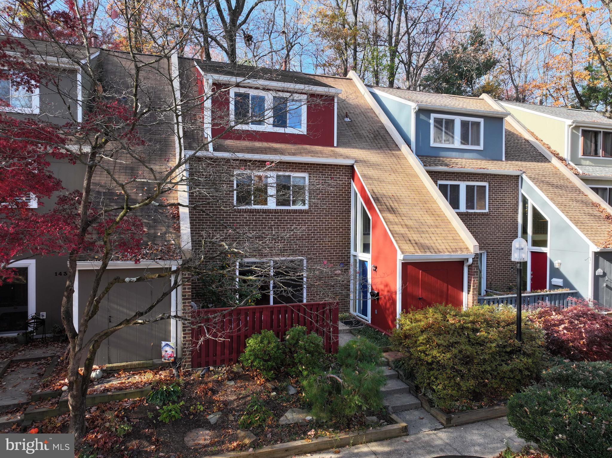 1432 GREENMONT COURT