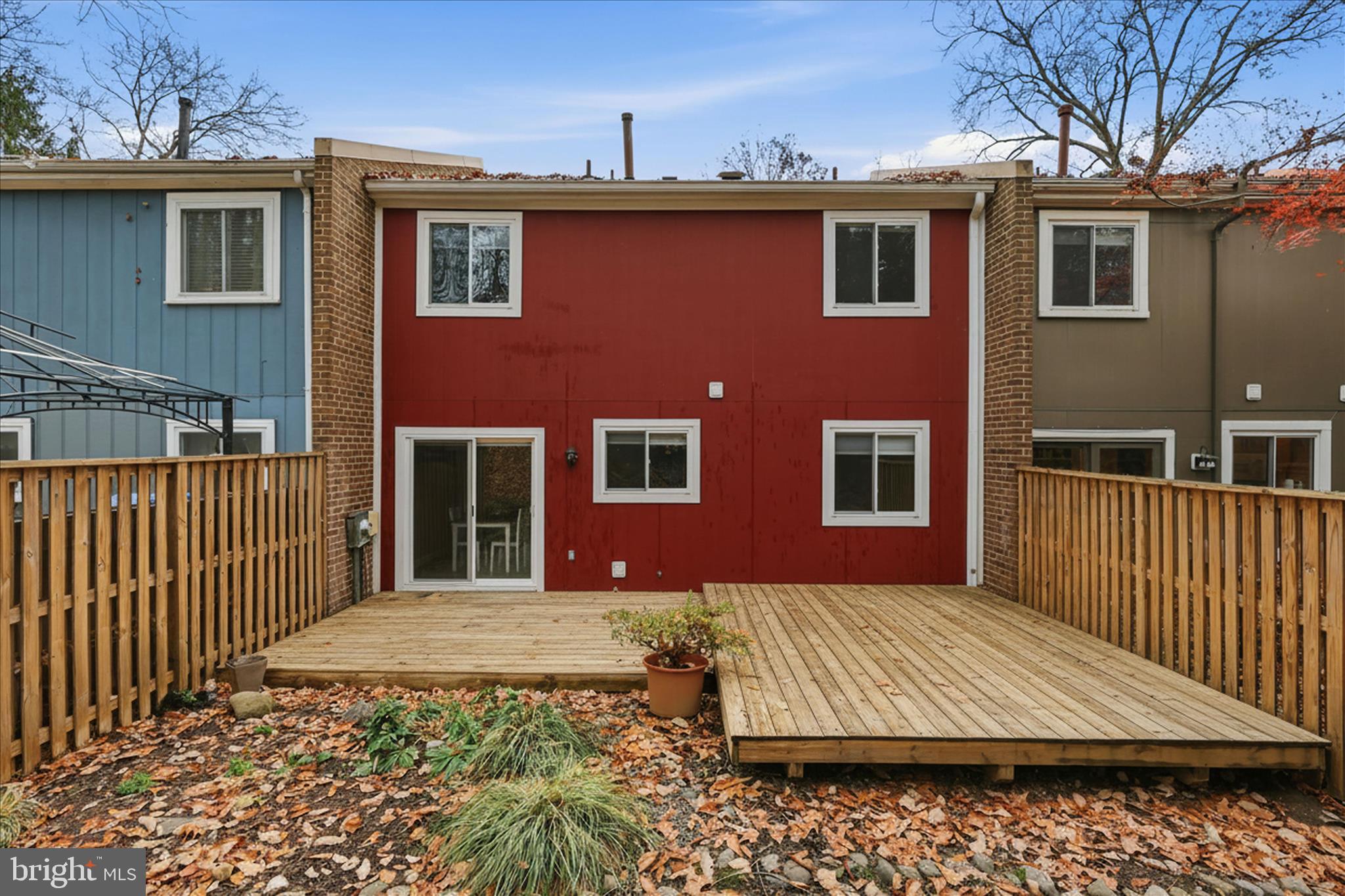 1432 GREENMONT COURT