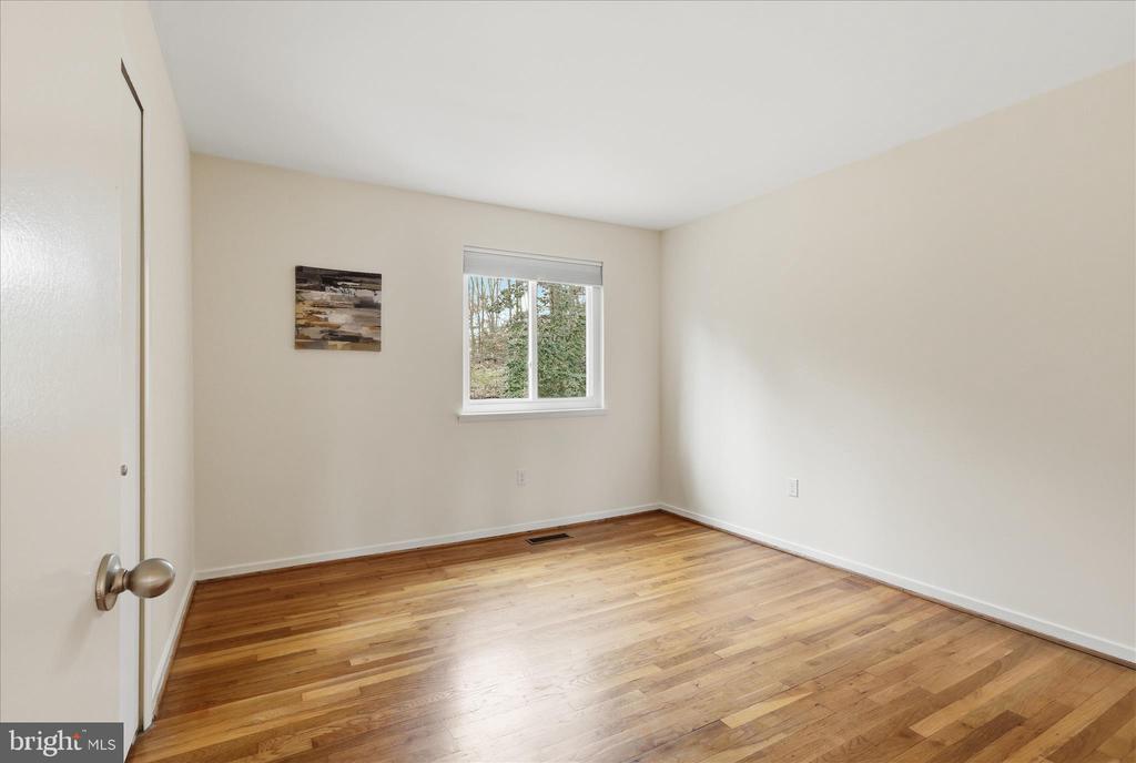 1432 GREENMONT COURT