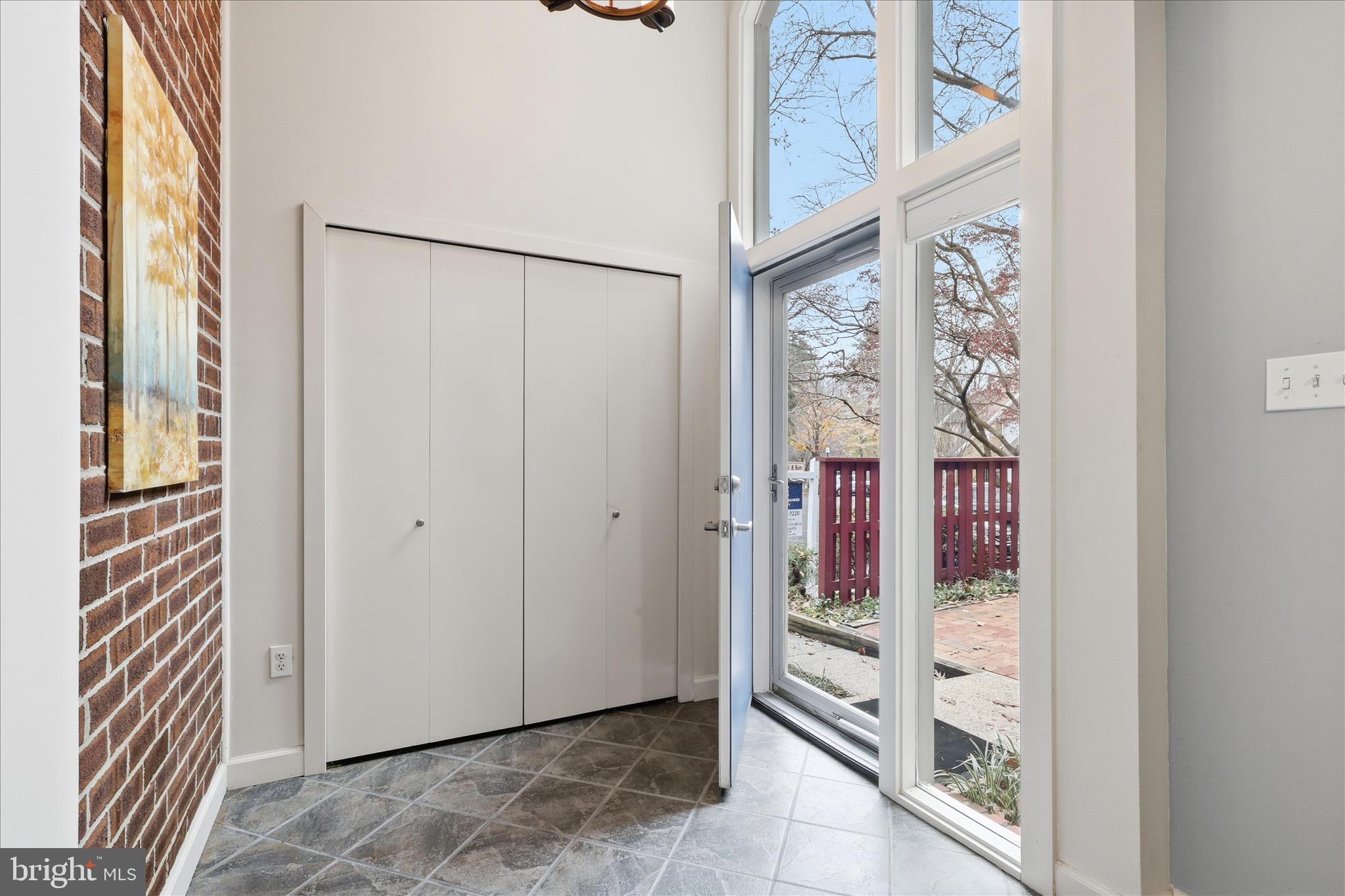 1432 GREENMONT COURT