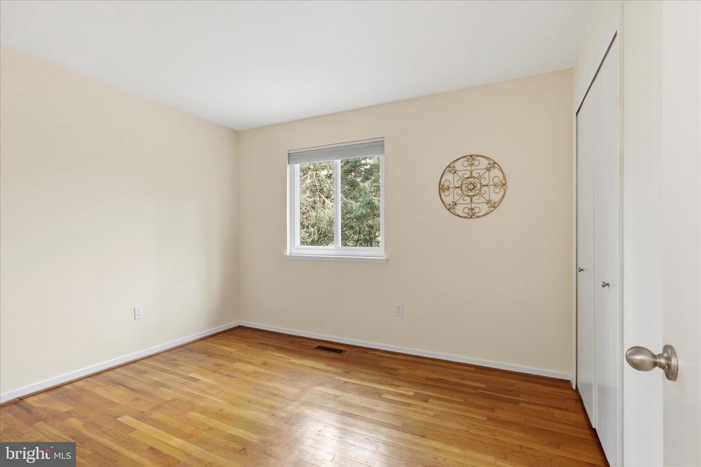 1432 GREENMONT COURT