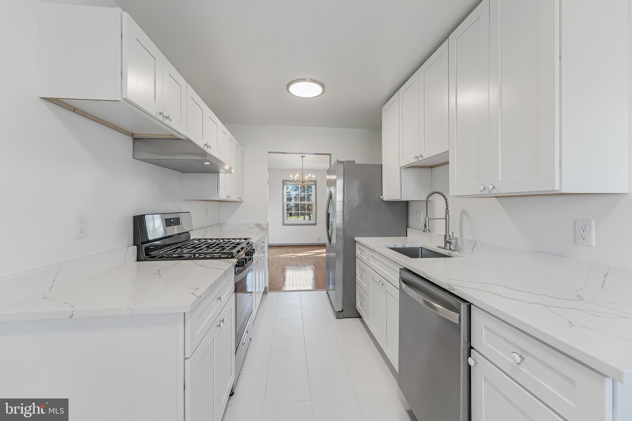 14811 PALMERSTON SQUARE