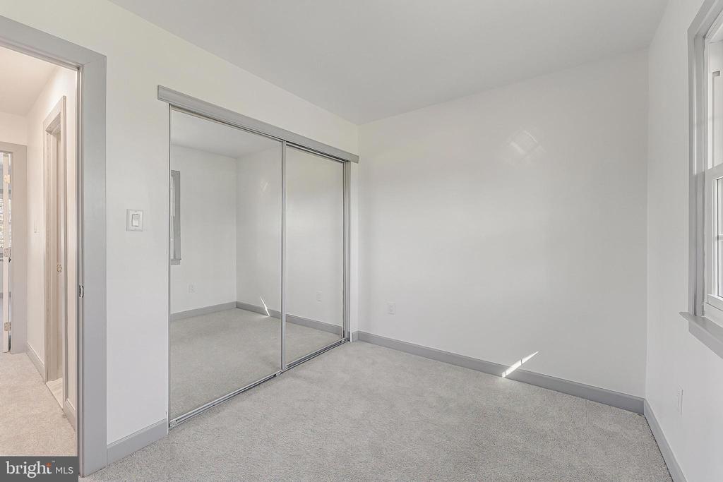 14811 PALMERSTON SQUARE