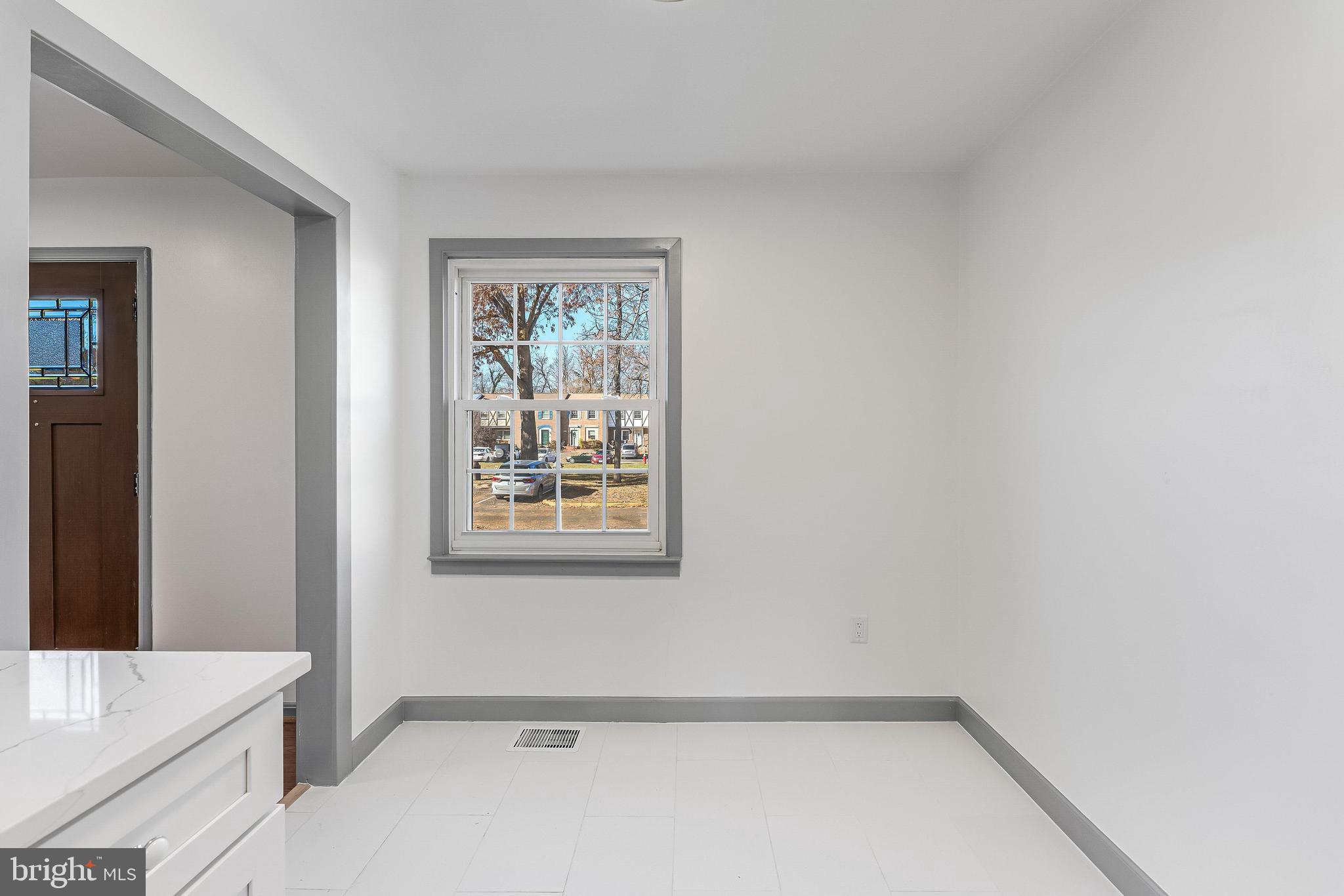 14811 PALMERSTON SQUARE