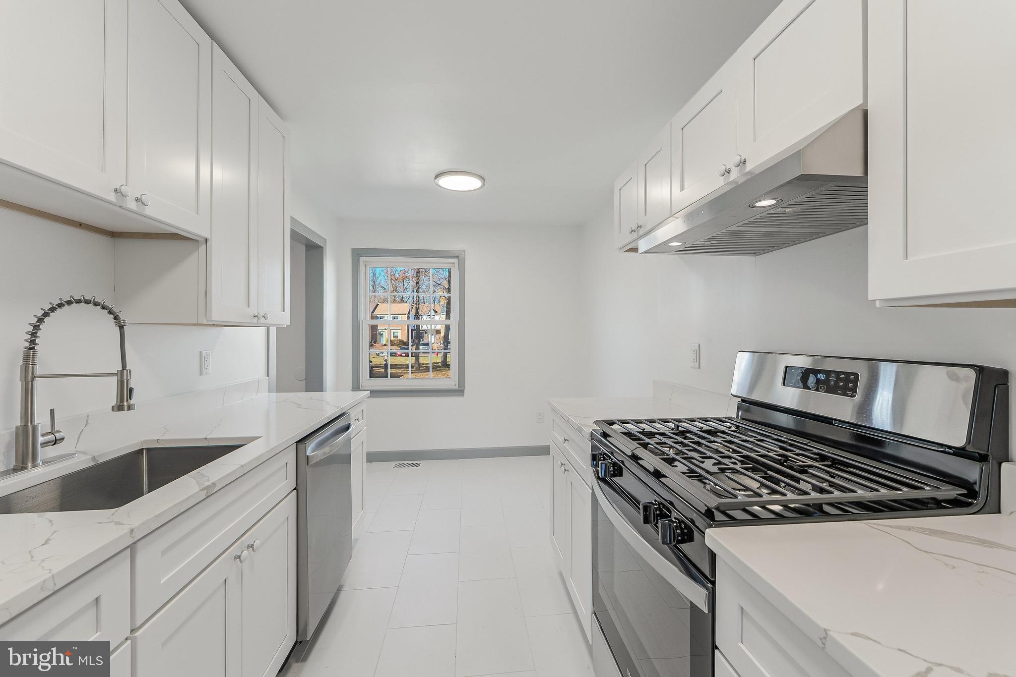 14811 PALMERSTON SQUARE