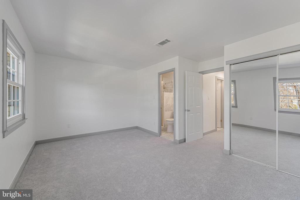 14811 PALMERSTON SQUARE