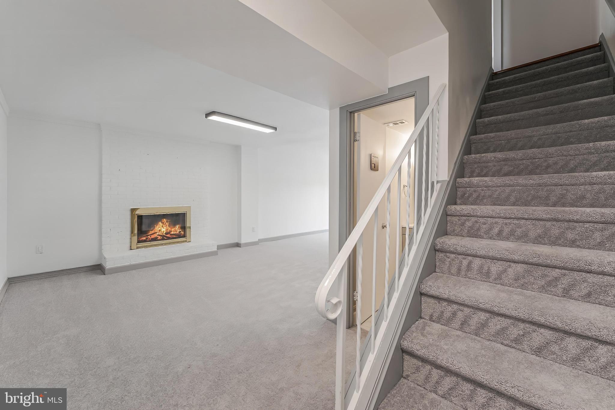 14811 PALMERSTON SQUARE