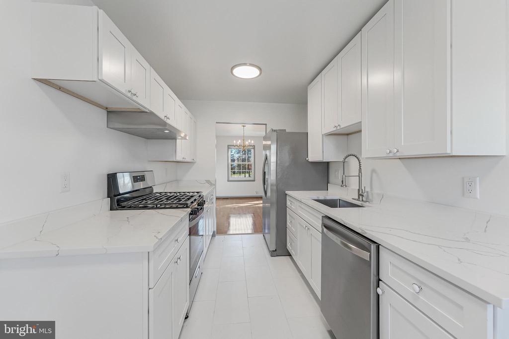 14811 PALMERSTON SQUARE