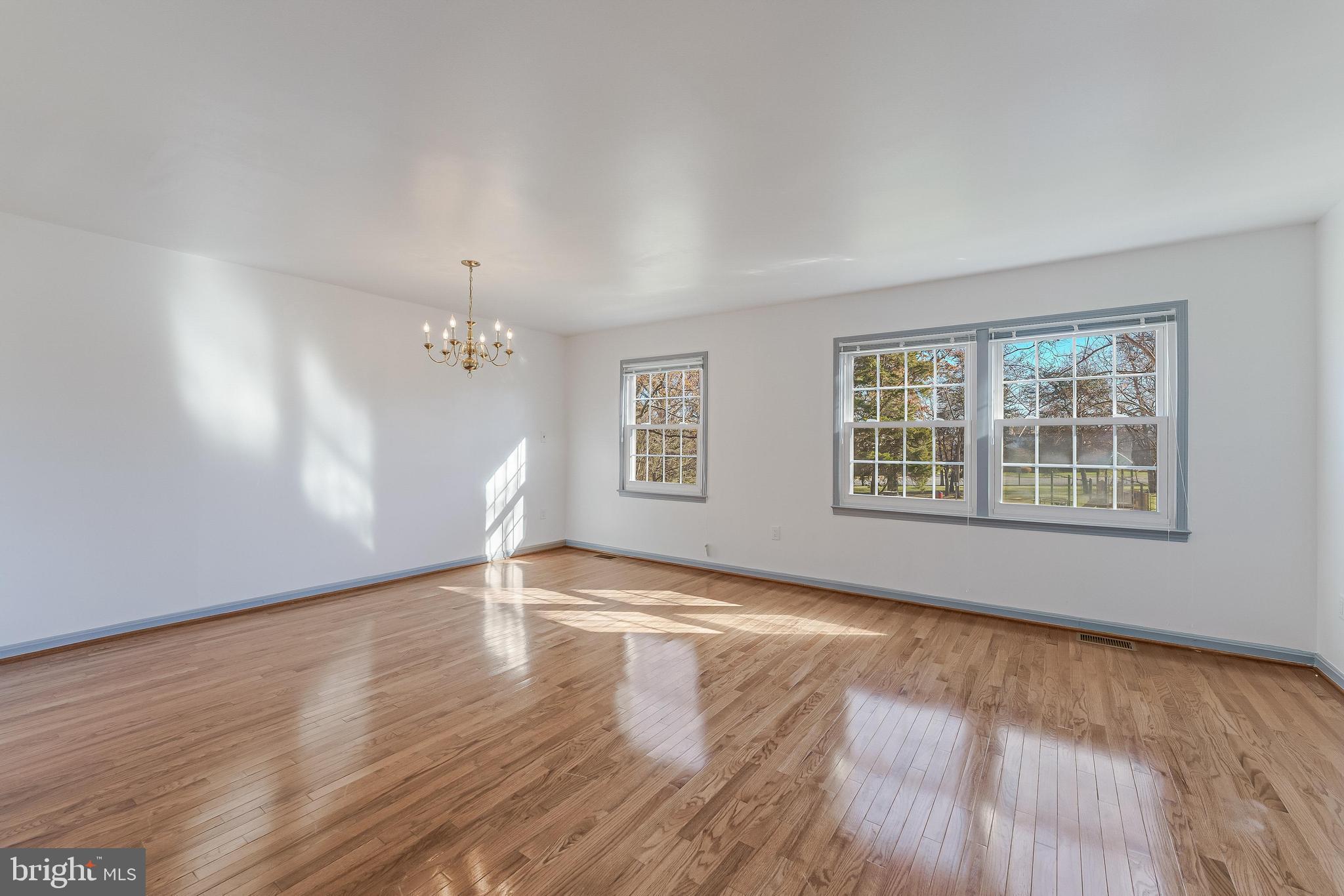 14811 PALMERSTON SQUARE