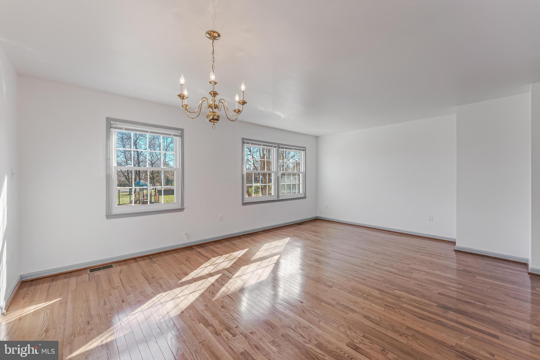 14811 PALMERSTON SQUARE