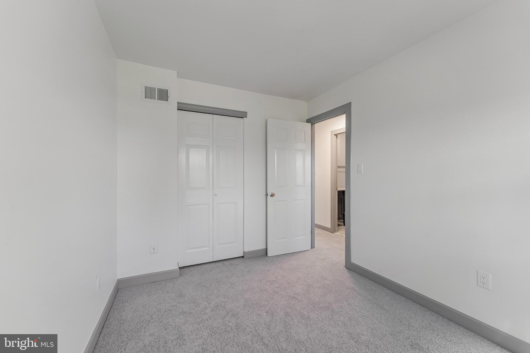 14811 PALMERSTON SQUARE