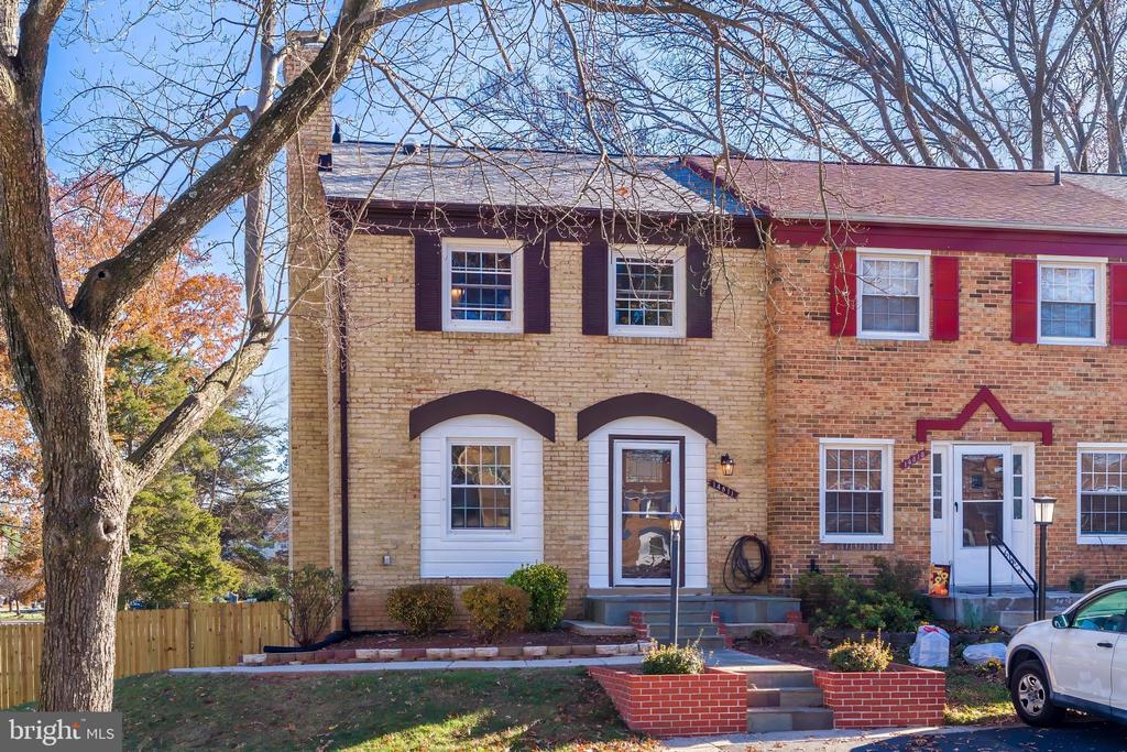 14811 PALMERSTON SQUARE