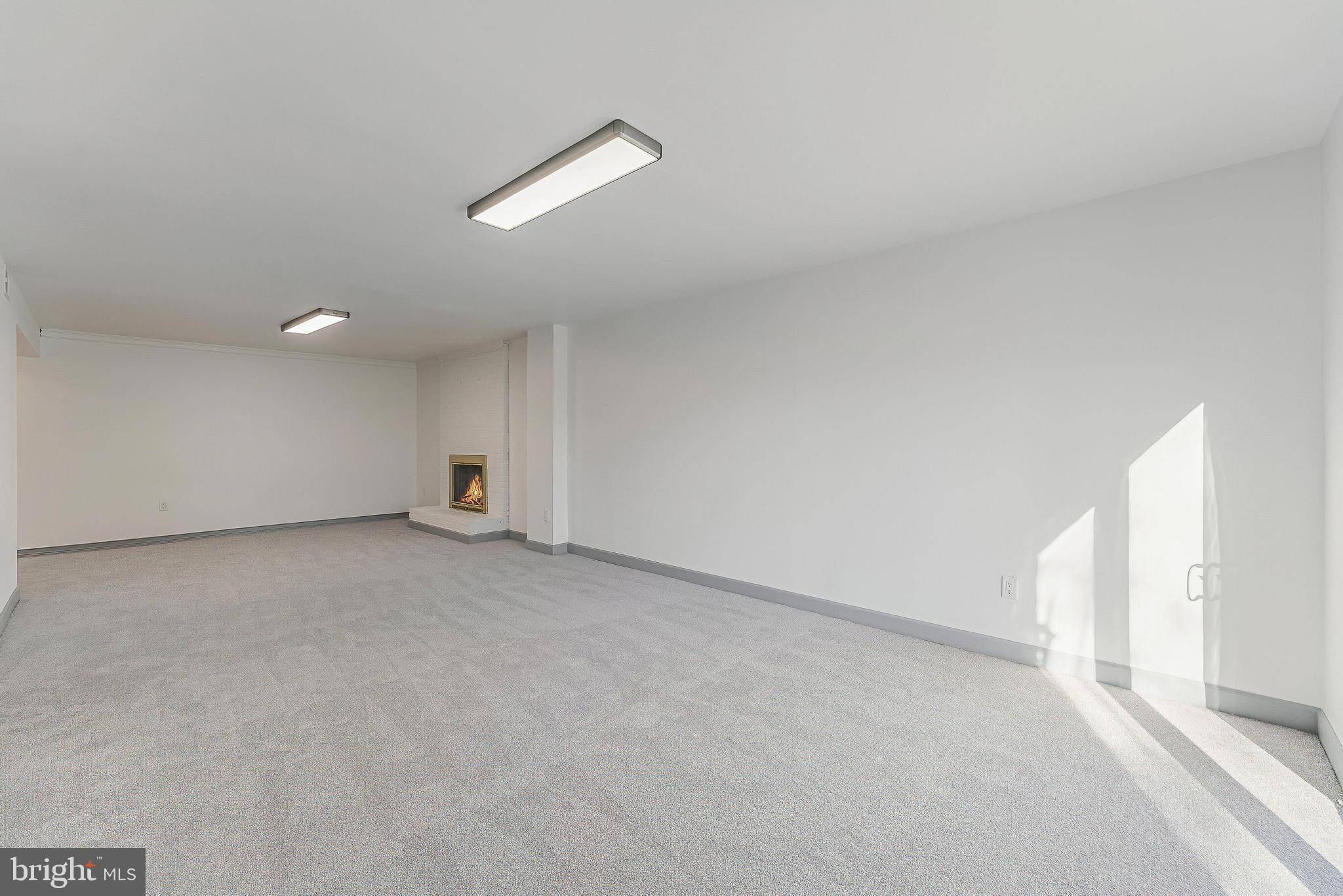 14811 PALMERSTON SQUARE