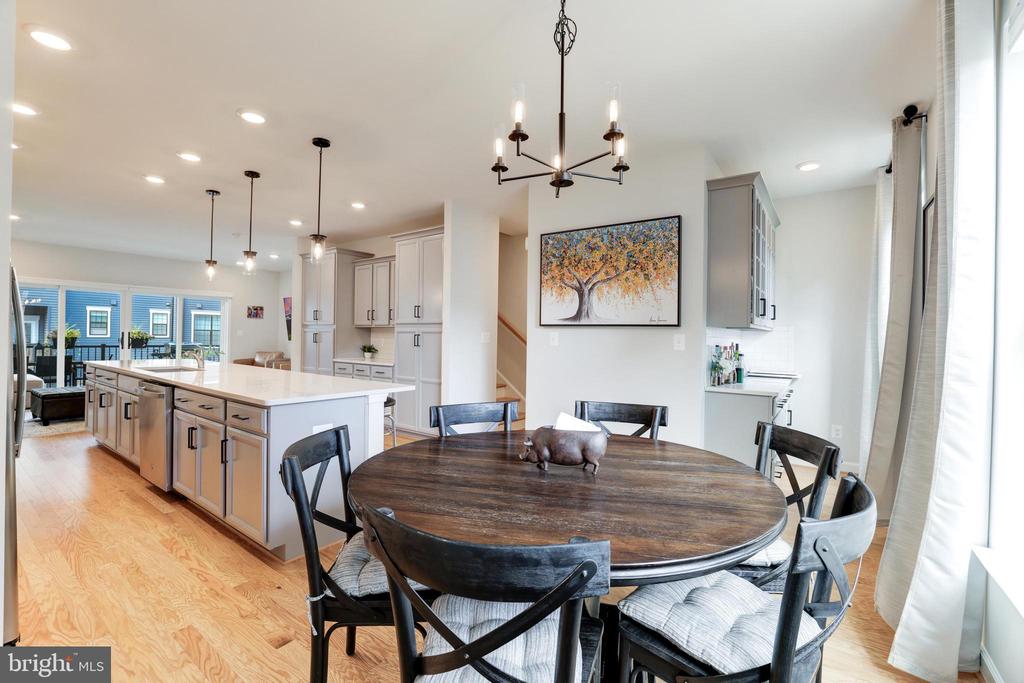 4418 FAIR LAKES COURT