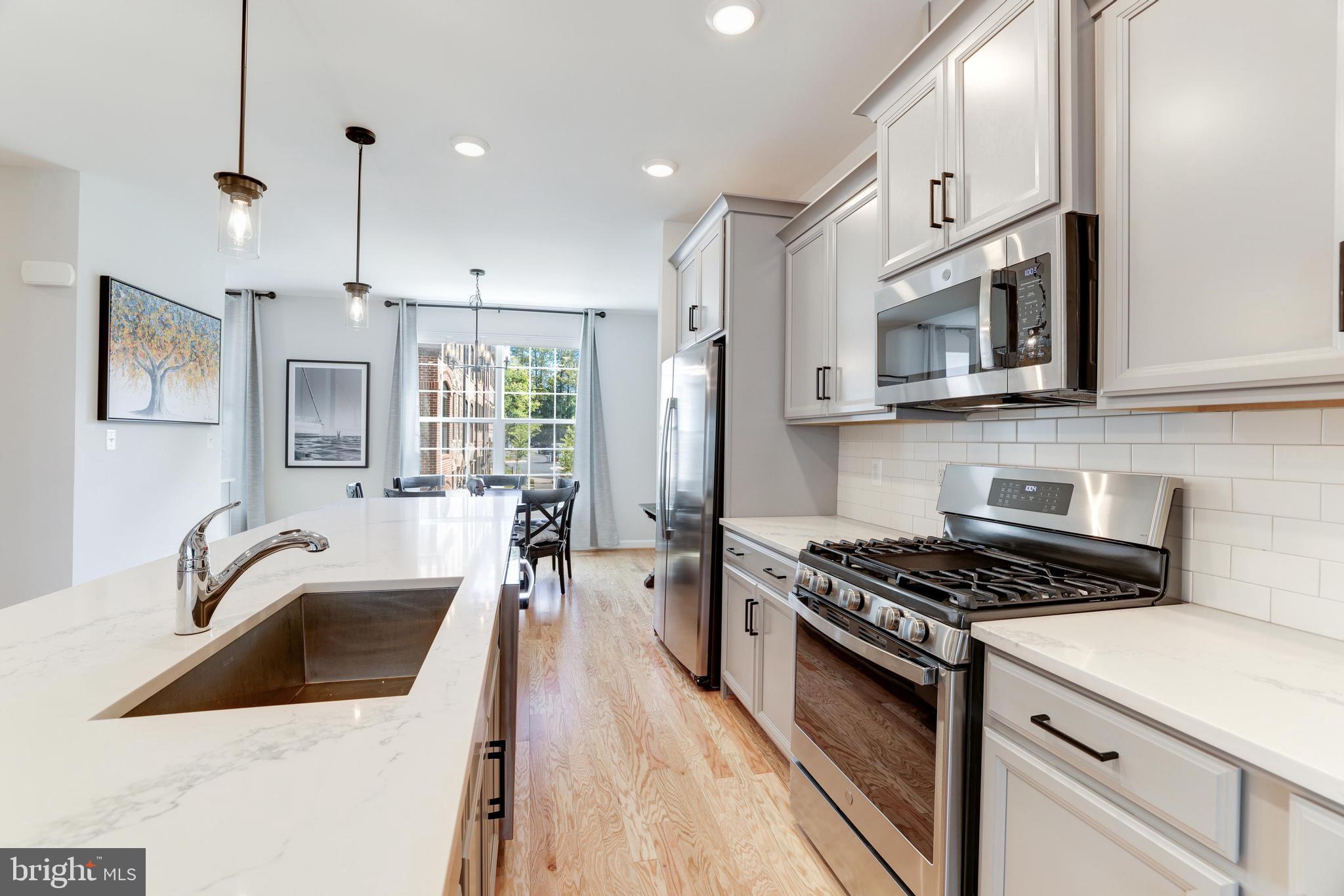 4418 FAIR LAKES COURT