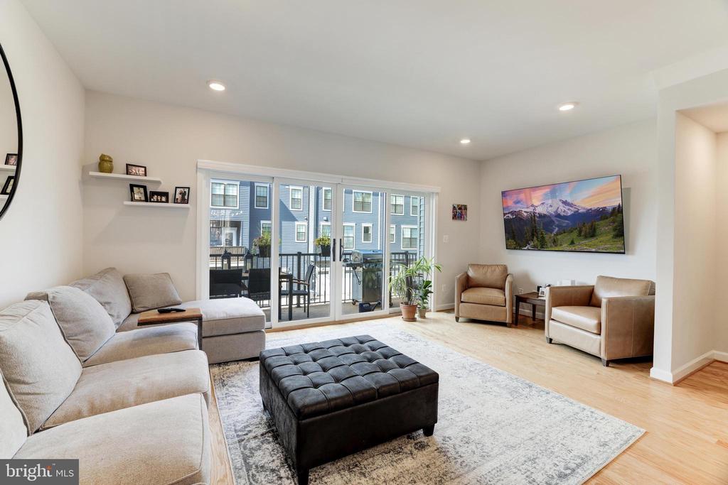4418 FAIR LAKES COURT