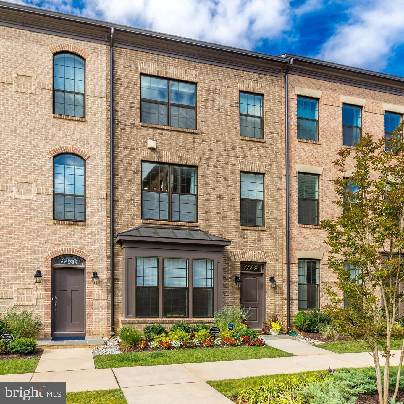 4418 FAIR LAKES COURT