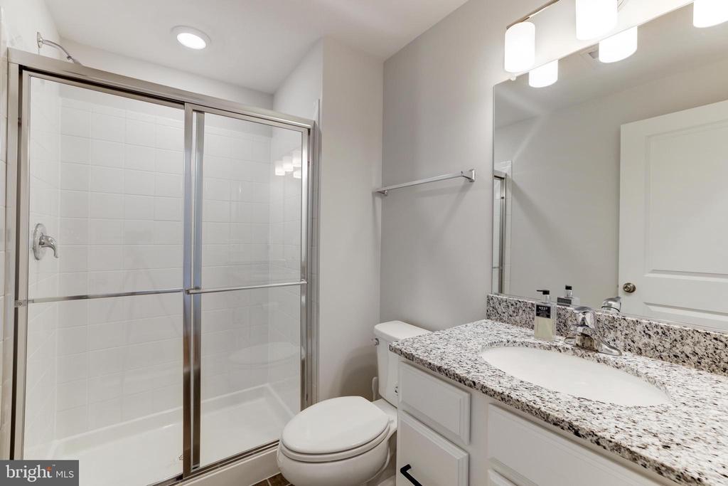 4418 FAIR LAKES COURT