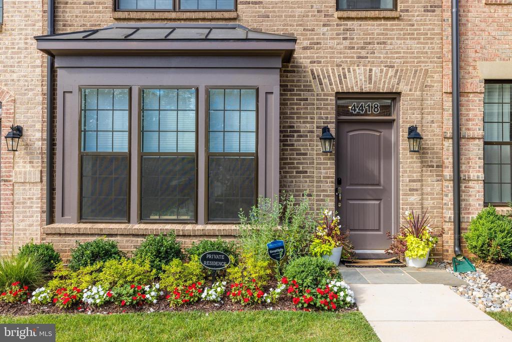4418 FAIR LAKES COURT