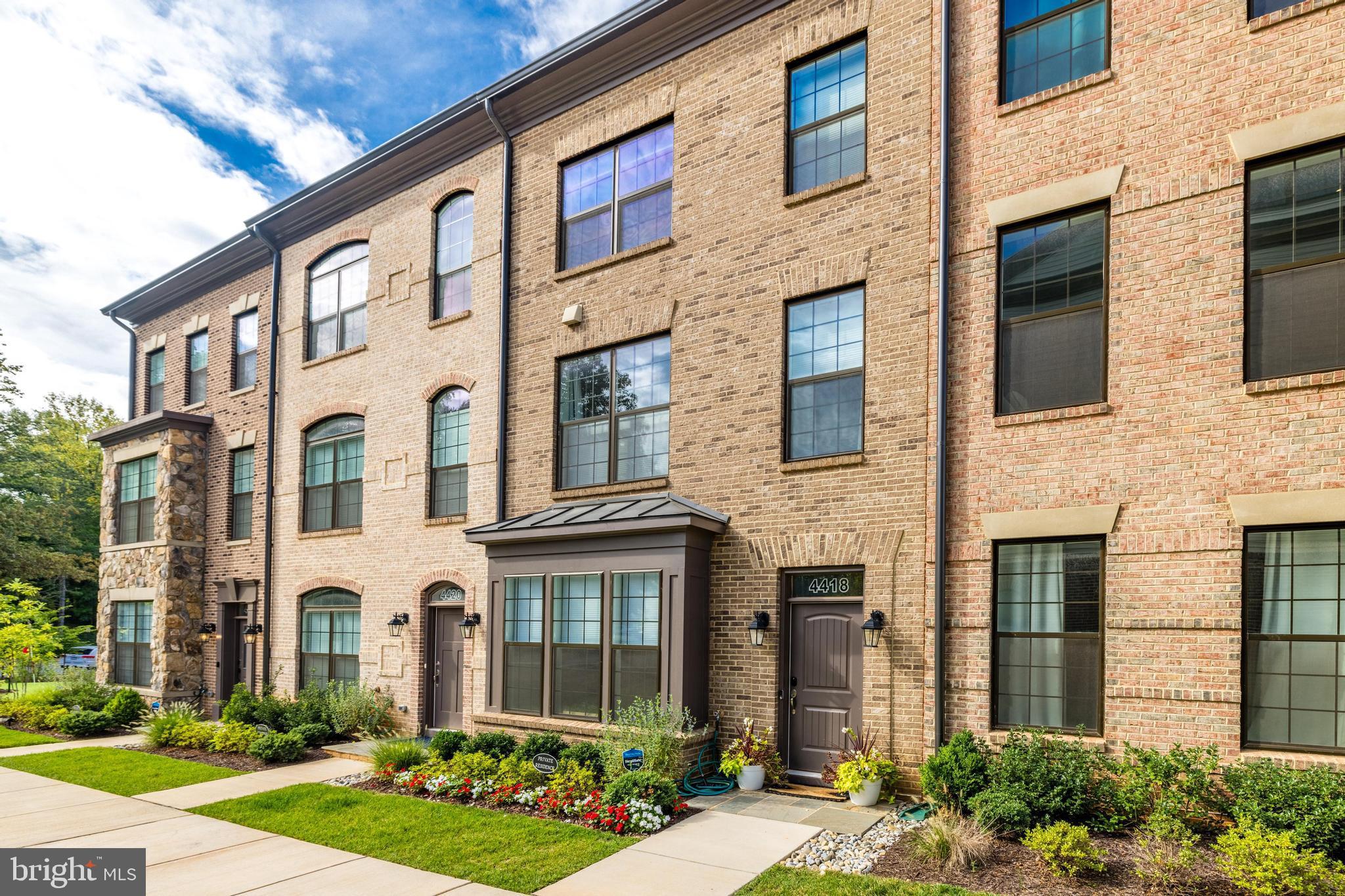 4418 FAIR LAKES COURT