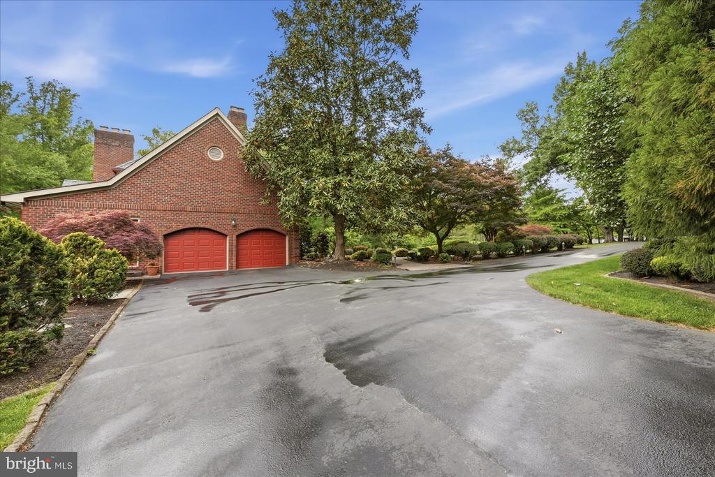 10105 WALKER LAKE DRIVE