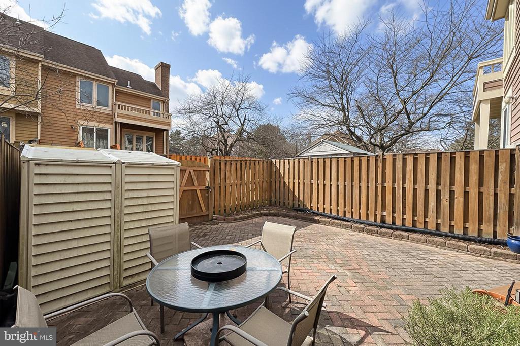 1081 TREVINO LANE