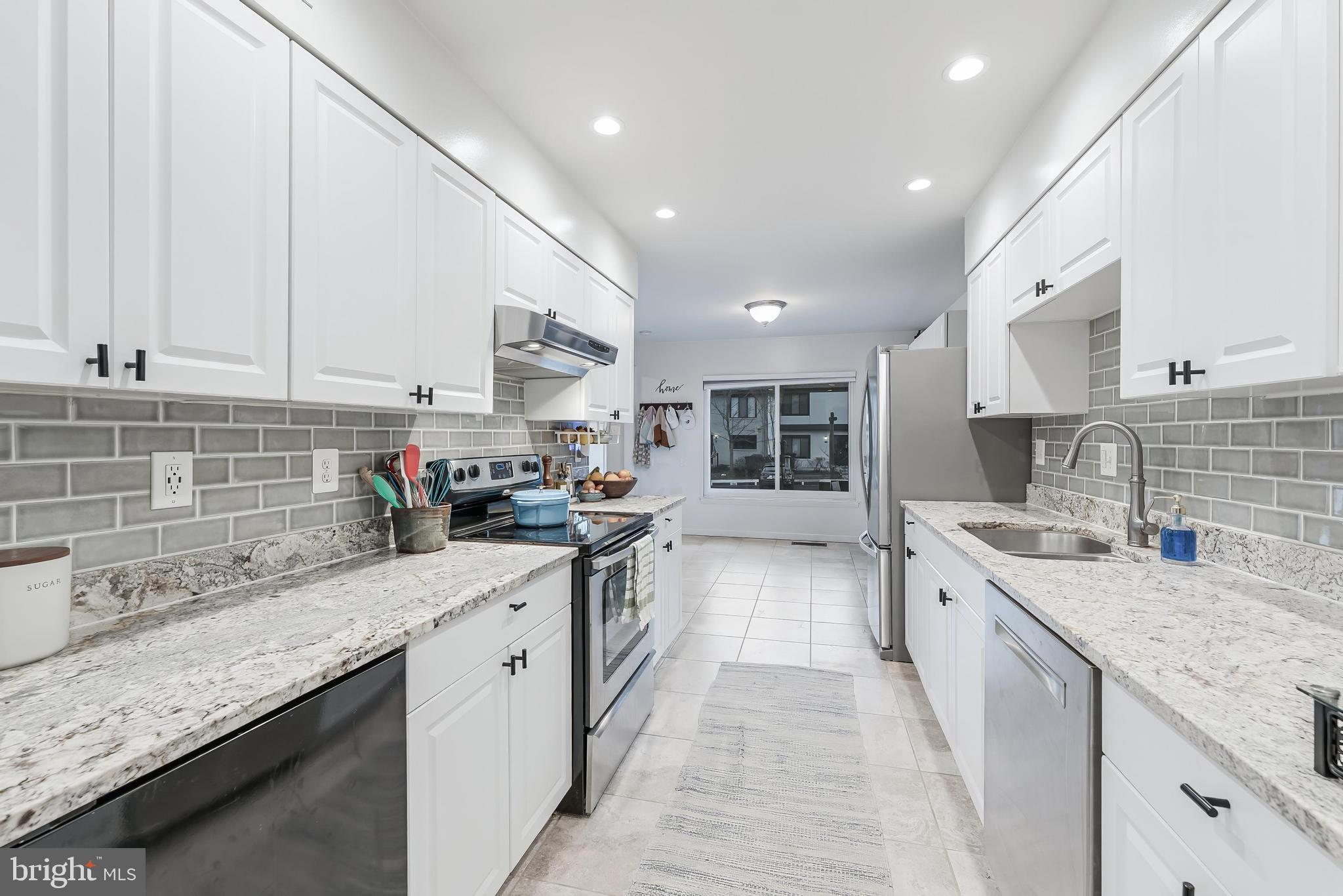 2002 GOLF COURSE DRIVE