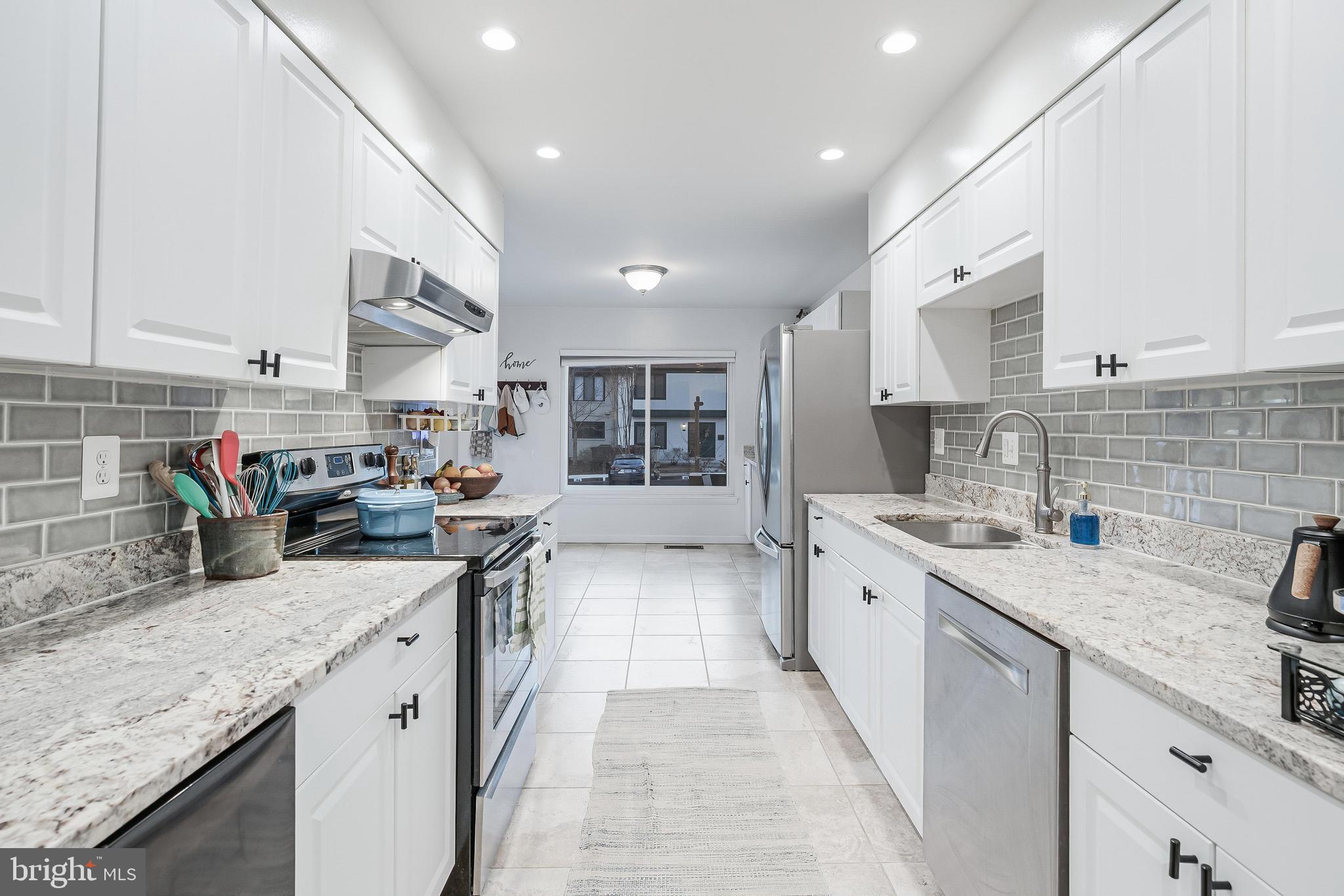 2002 GOLF COURSE DRIVE