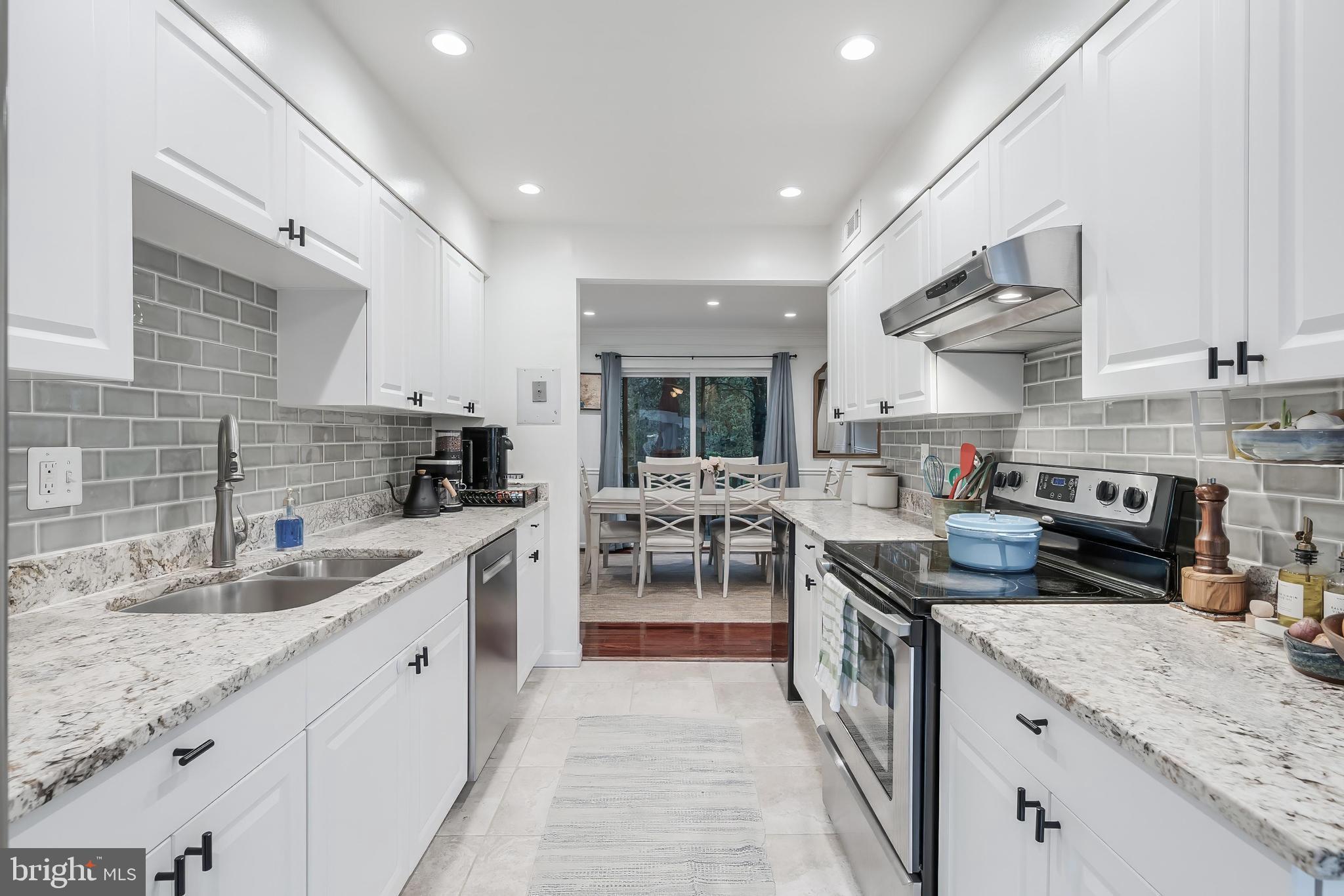 2002 GOLF COURSE DRIVE