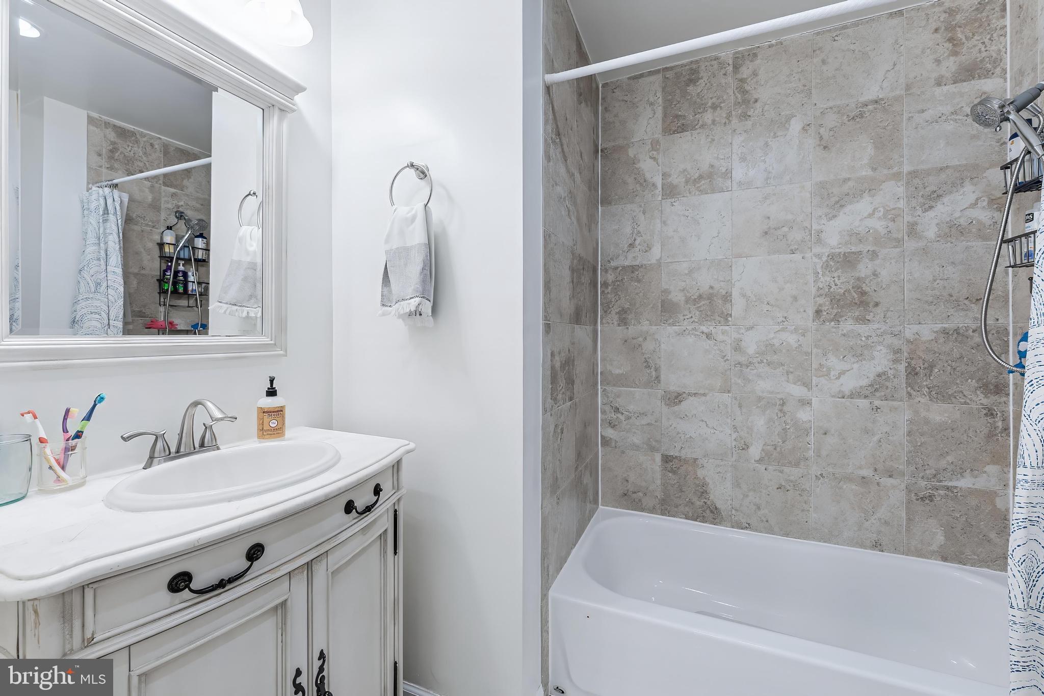 2002 GOLF COURSE DRIVE