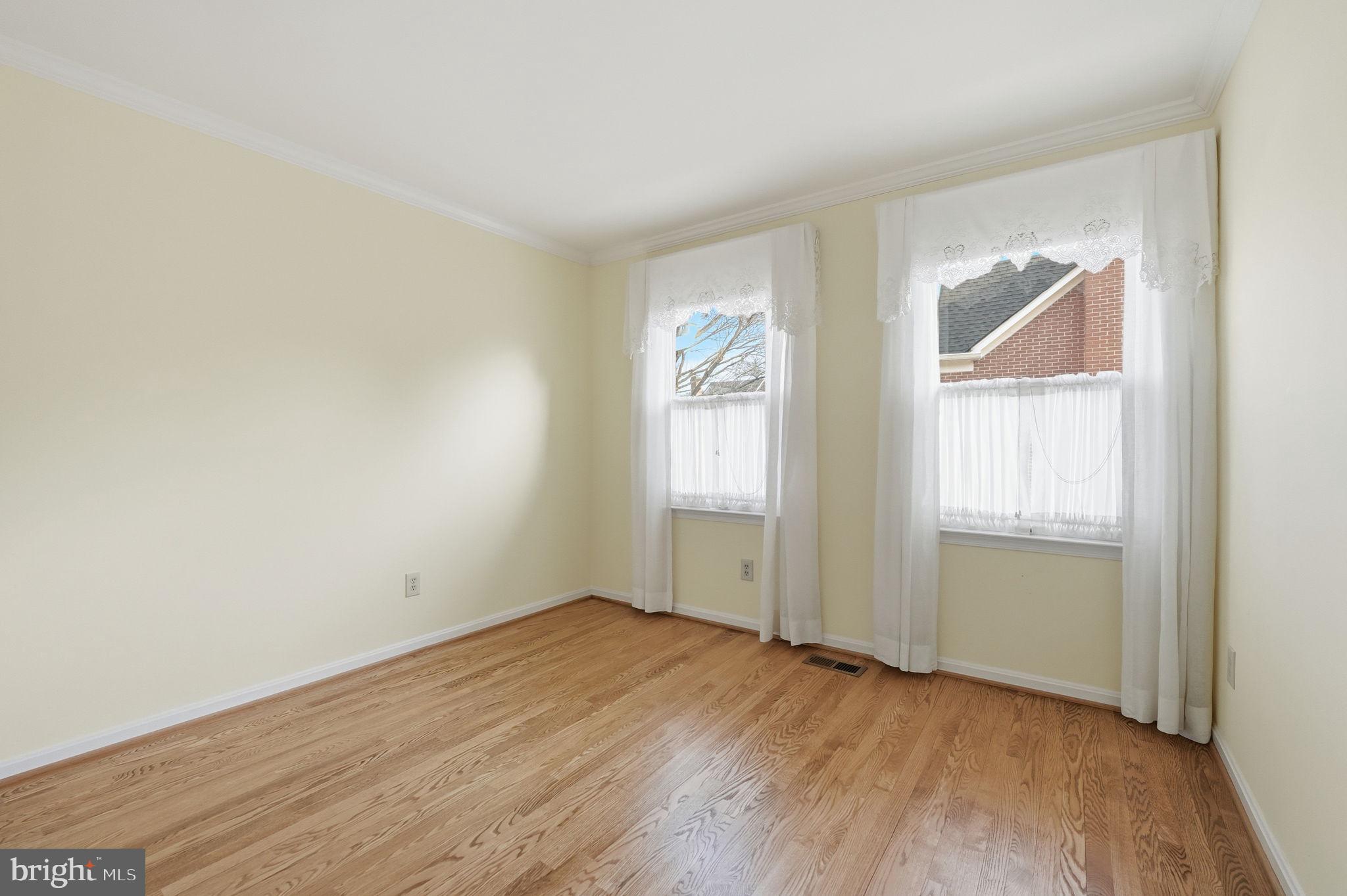 207 LOCUST STREET A SE