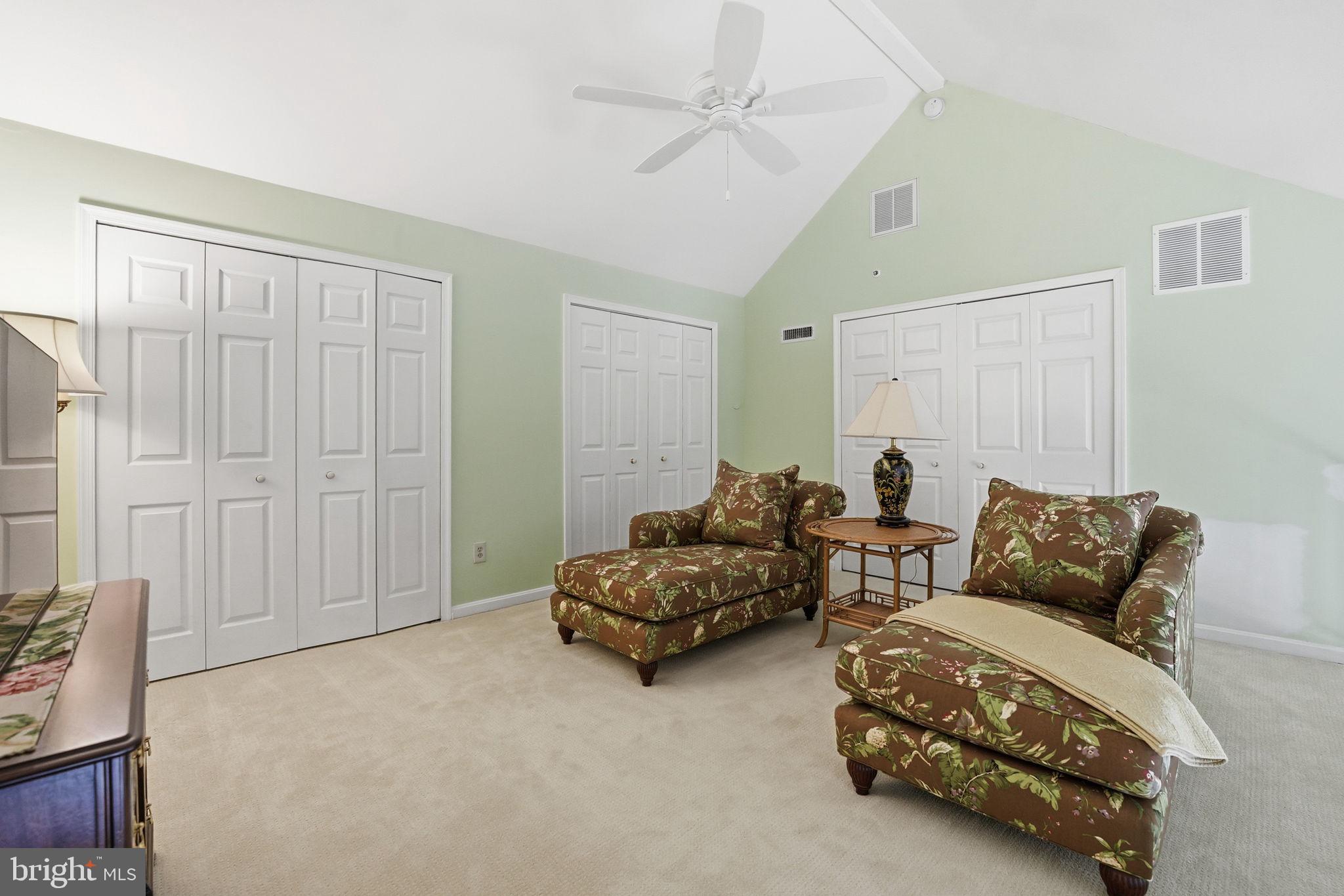 207 LOCUST STREET A SE