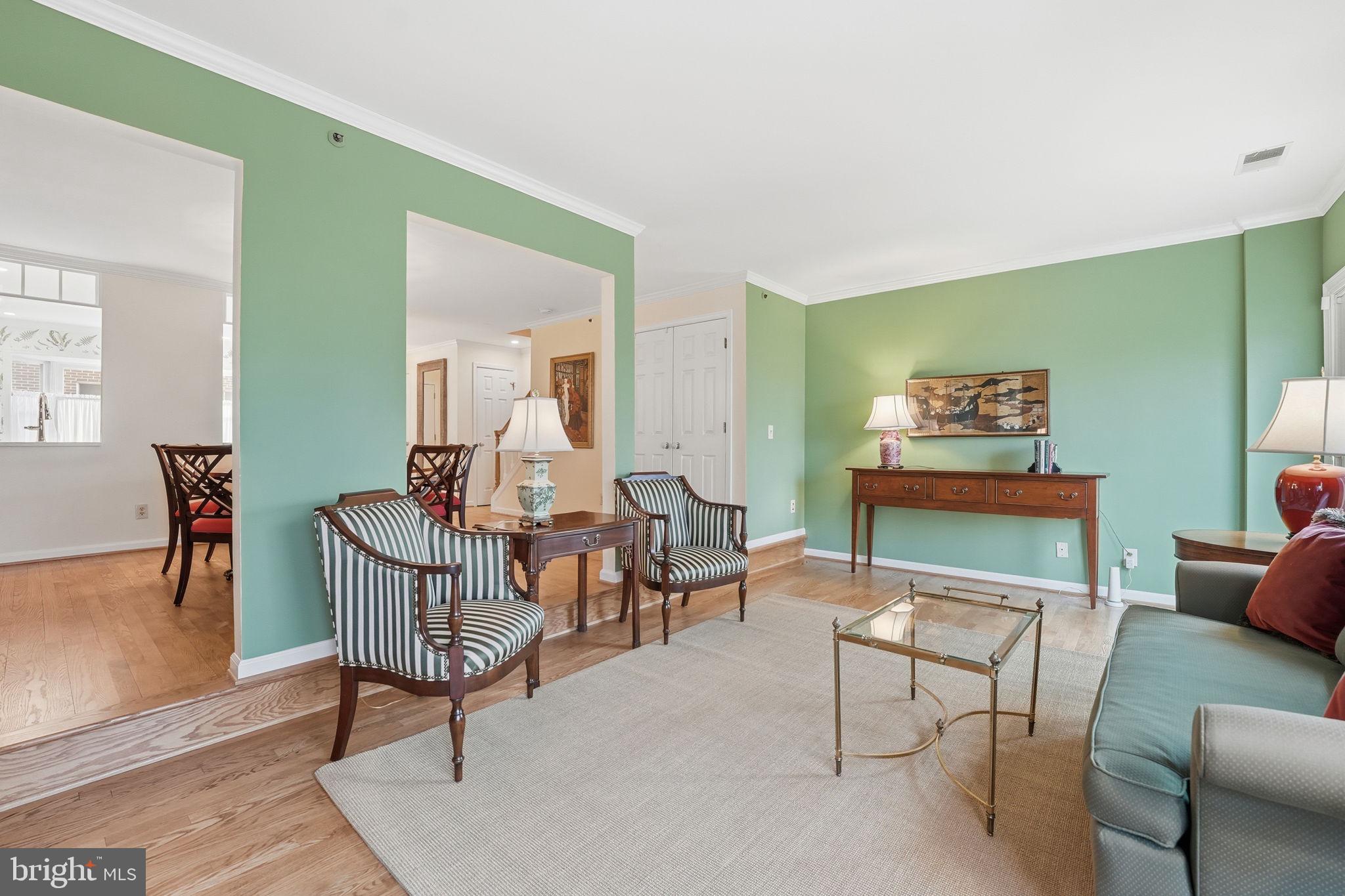 207 LOCUST STREET A SE