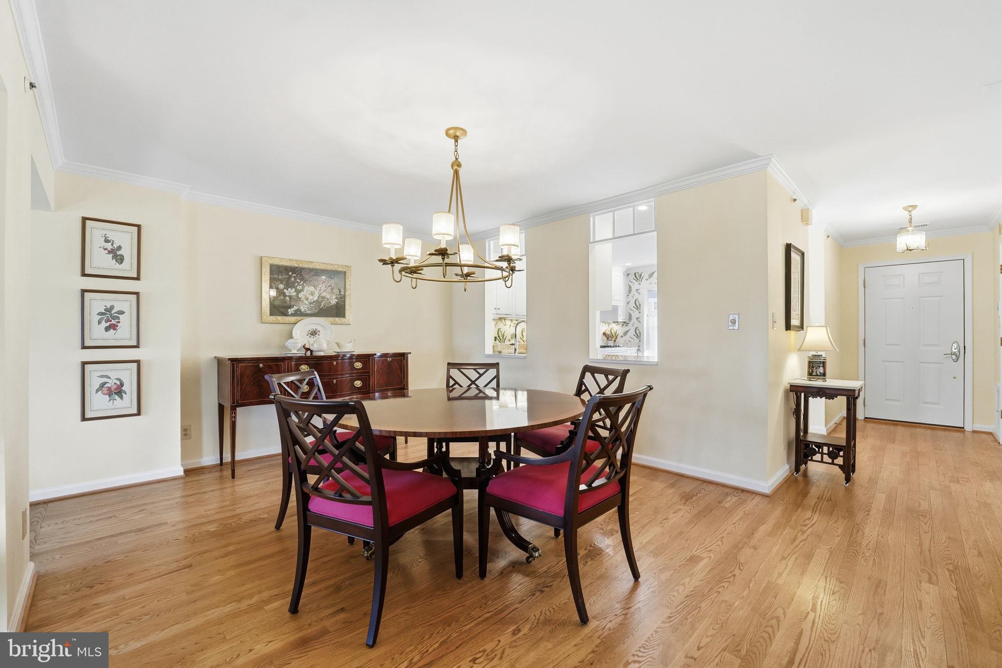 207 LOCUST STREET A SE