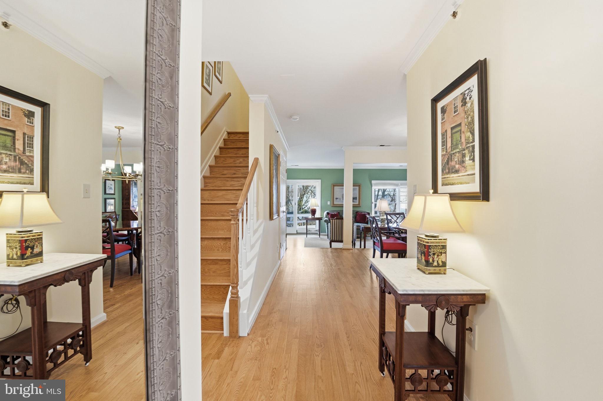 207 LOCUST STREET A SE