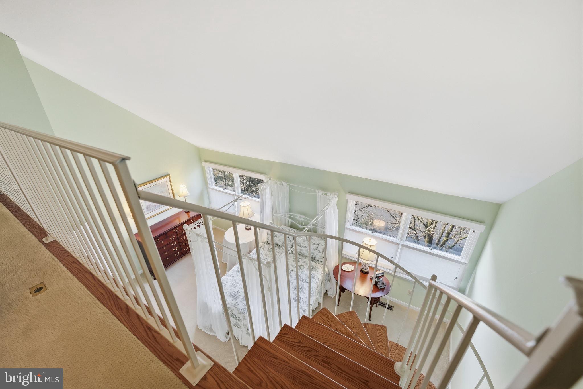 207 LOCUST STREET A SE