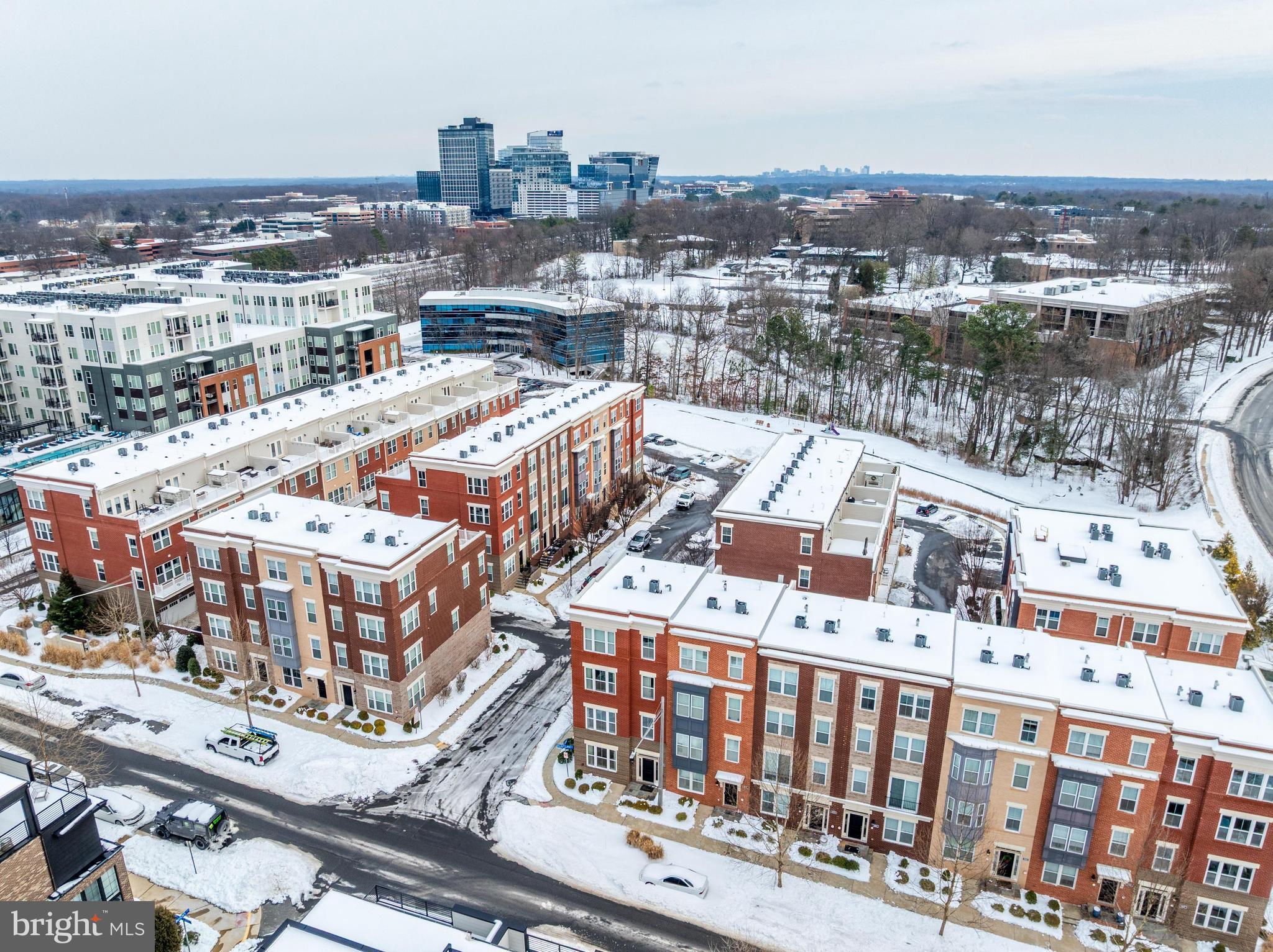 1975 ROLAND CLARKE PLACE