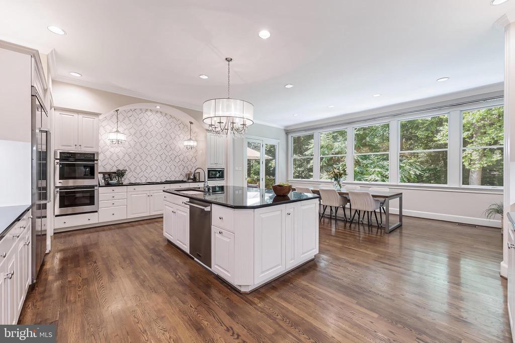 10109 HIGH HILL COURT