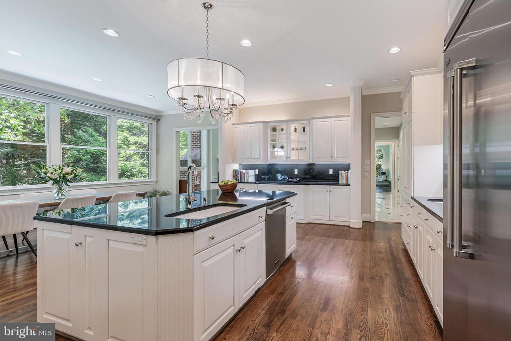 10109 HIGH HILL COURT