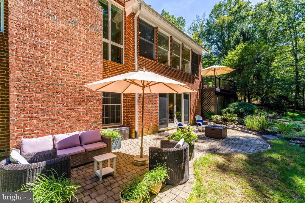 10109 HIGH HILL COURT